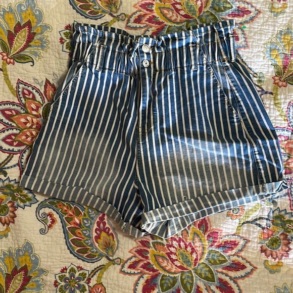 Shorts Denim Women Large Stripes No Boundaries - Picture 2 of 5